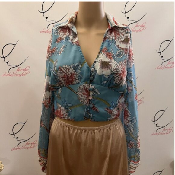 Fashion Nova. Size Small. Aqua Floral. Open Back. Crop Bodice Lined Top. B70 - Picture 1 of 7